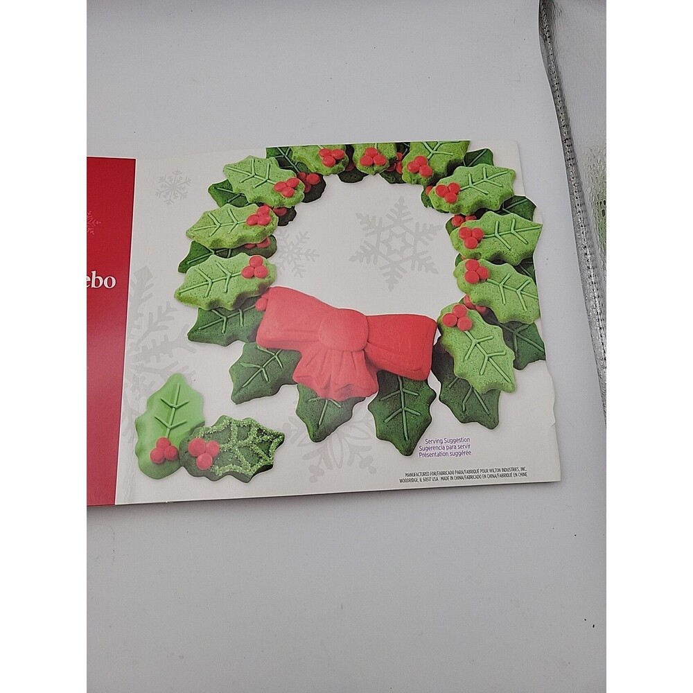 Wilton Nonstick Metal Christmas Wreath Baking Mold large 15" EUC Holiday Dessert